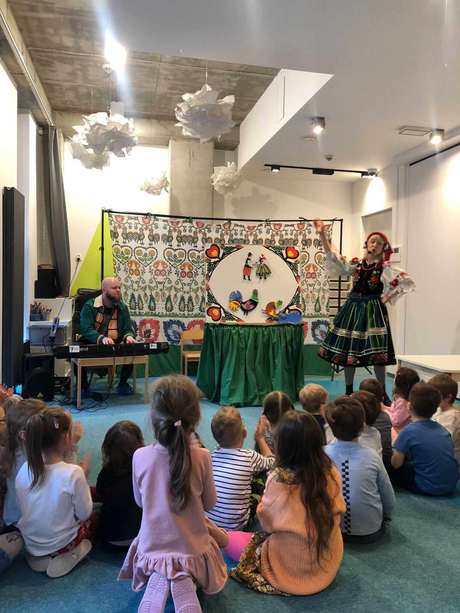 Przedstawienie muzyczne w przedszkolu