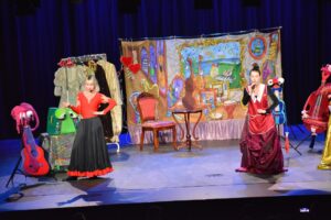 Artyści na scenie podczas spektaklu