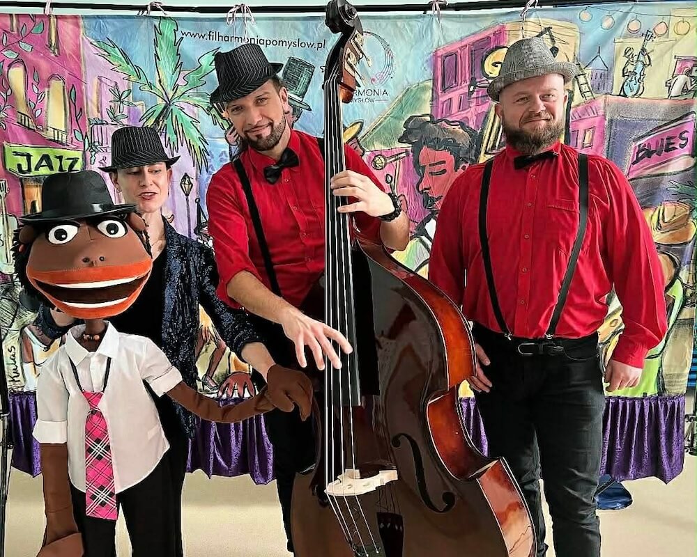 Jazz Street Pana Kontrabasa